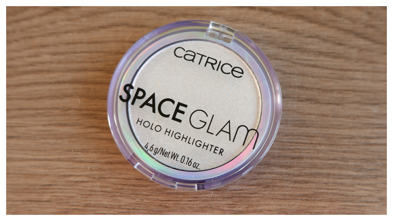 Catrice Space Glam highlighter review